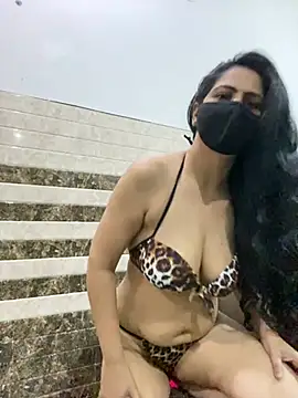 SashaPatel online show from May 9, 2026, 2:59 am