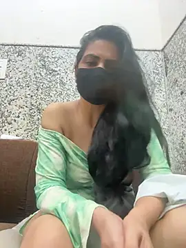 SashaPatel online show from April 18, 2026, 2:41 pm