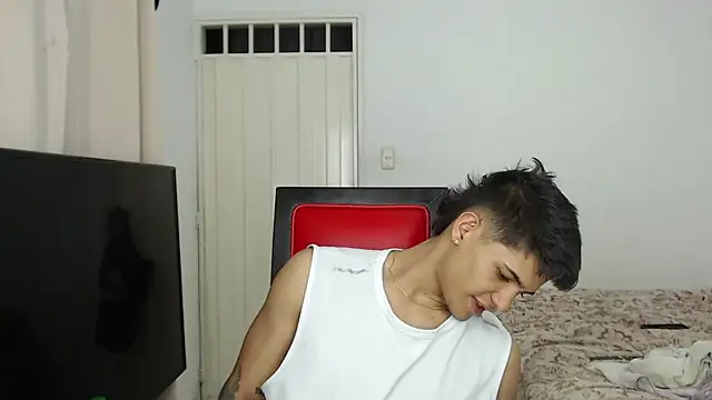 Snapshot of Alex_mojica chatting on October 25, 2025, 5:06 am Alex mojica online show from October 25, 2025, 5:06 am