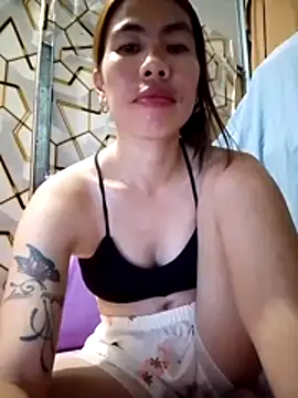 Deliciousgirl14 online show from May 27, 2026, 2:02 pm