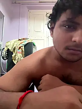 Snapshot of Kira_1413 chatting on October 28, 2025, 4:57 am Kira 1413 online show from October 28, 2025, 4:57 am