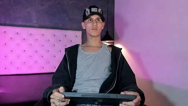 Snapshot of _realwav chatting on October 17, 2025, 7:11 am  realwav online show from October 17, 2025, 7:11 am