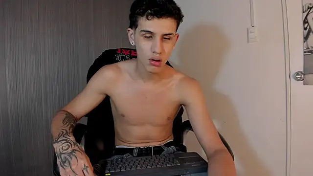 Snapshot of _realwav chatting on October 18, 2025, 5:48 pm  realwav online show from October 18, 2025, 5:48 pm