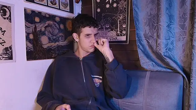 Snapshot of _realwav chatting on September 21, 2025, 3:22 am  realwav online show from September 21, 2025, 3:22 am