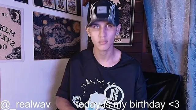 Snapshot of _realwav chatting on October 26, 2025, 10:21 pm  realwav online show from October 26, 2025, 10:21 pm