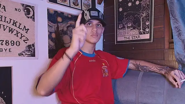 Snapshot of _realwav chatting on September 9, 2025, 4:00 am  realwav online show from September 9, 2025, 4:00 am