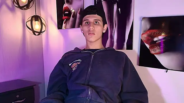 Snapshot of _realwav chatting on October 14, 2025, 8:59 am  realwav online show from October 14, 2025, 8:59 am