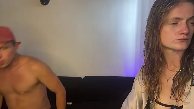 Snapshot of andyzuzka chatting on July 6, 2026, 3:36 pm andyzuzka online show from July 6, 2026, 3:36 pm