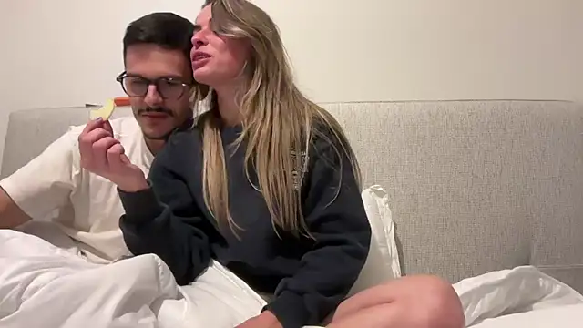 Snapshot of SweetGraciosa chatting on October 19, 2025, 12:35 am SweetGraciosa online show from October 19, 2025, 12:35 am