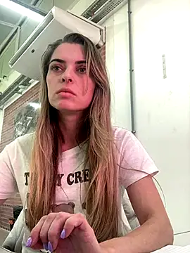 Snapshot of SweetGraciosa chatting on October 20, 2025, 6:19 pm SweetGraciosa online show from October 20, 2025, 6:19 pm