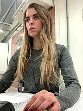 Snapshot of SweetGraciosa chatting on October 2, 2025, 12:08 pm SweetGraciosa online show from October 2, 2025, 12:08 pm