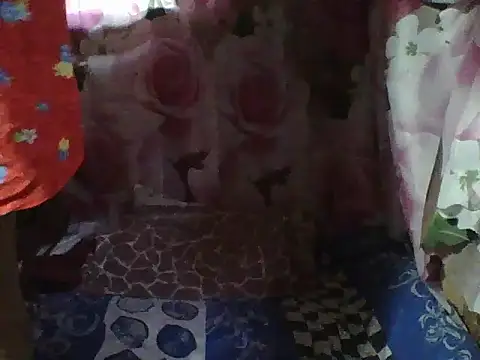 Snapshot of Kristen05 chatting on September 19, 2025, 9:24 am Kristen05 online show from September 19, 2025, 9:24 am