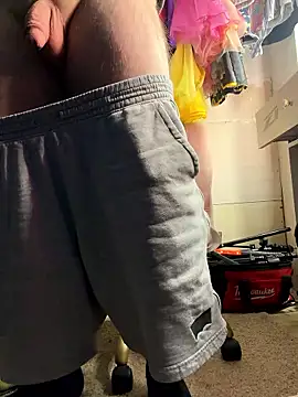 Snapshot of bearcub300 chatting on February 2, 2026, 5:39 am bearcub300 online show from February 2, 2026, 5:39 am