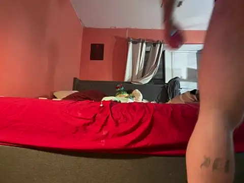 Snapshot of bearcub300 chatting on February 11, 2026, 12:32 am bearcub300 online show from February 11, 2026, 12:32 am