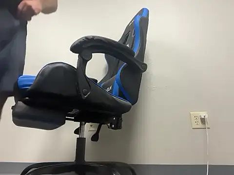 Snapshot of bearcub300 chatting on September 22, 2025, 7:20 pm bearcub300 online show from September 22, 2025, 7:20 pm