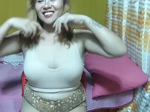 Strawberryyou online show from October 2, 2025, 1:14 pm