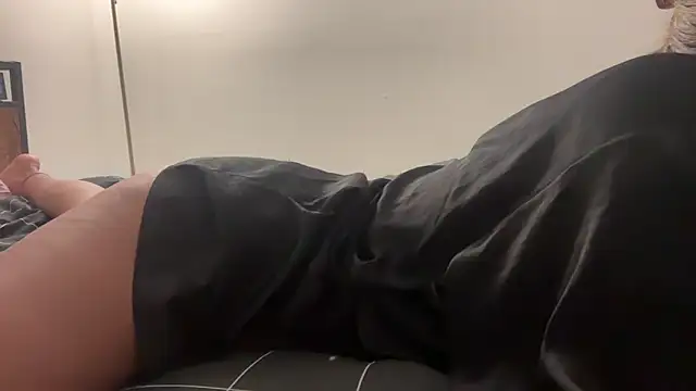 Snapshot of prettyykitty22 chatting on October 28, 2025, 4:02 am prettyykitty22 online show from October 28, 2025, 4:02 am