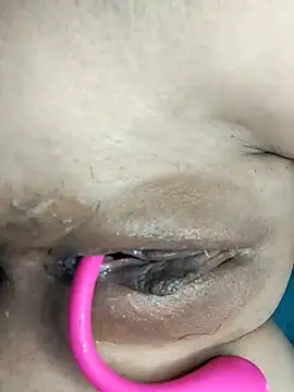 linhlinh xx87 online show from November 10, 2025, 7:46 am