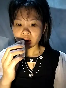 LinhNa999 online show from March 17, 2026, 2:03 am