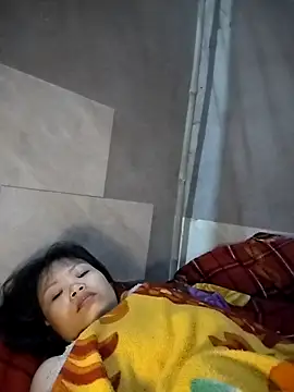 LinhNa999 online show from November 28, 2025, 2:01 am