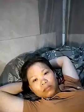 LinhNa999 online show from April 4, 2026, 1:45 am