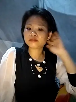 LinhNa999 online show from February 16, 2026, 1:37 am