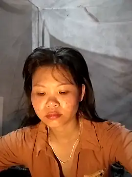 LinhNa999 online show from March 31, 2026, 8:27 am