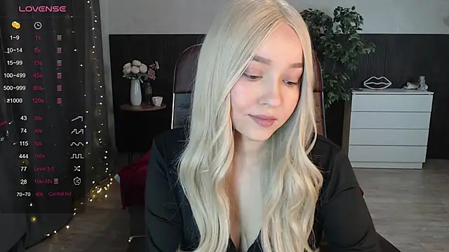 Snapshot of Sexy_Alexia69 chatting on September 25, 2025, 12:11 pm Sexy Alexia69 online show from September 25, 2025, 12:11 pm