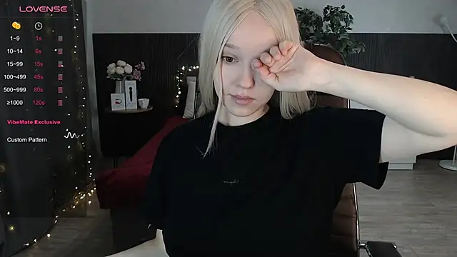 Snapshot of Sexy_Alexia69 chatting on September 18, 2025, 11:35 am Sexy Alexia69 online show from September 18, 2025, 11:35 am