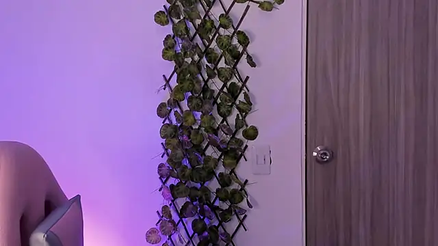 Snapshot of samycute_ chatting on October 1, 2025, 4:06 am samycute online show from October 1, 2025, 4:06 am