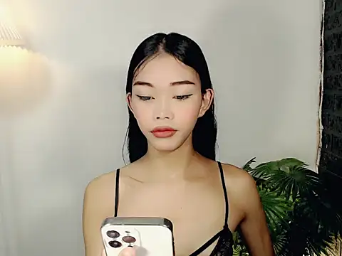 Snapshot of holyakiesha chatting on October 16, 2025, 12:19 am holyakiesha online show from October 16, 2025, 12:19 am