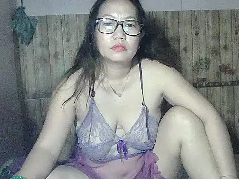 Snapshot of Pinay_BigTits69 chatting on February 8, 2026, 10:07 pm Pinay BigTits69 online show from February 8, 2026, 10:07 pm