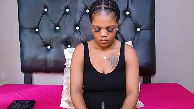 SEXYFISHXX online show from October 7, 2025, 5:41 am