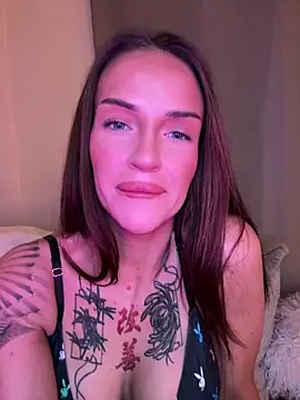 Nikki  Foxx online show from October 29, 2025, 5:56 pm