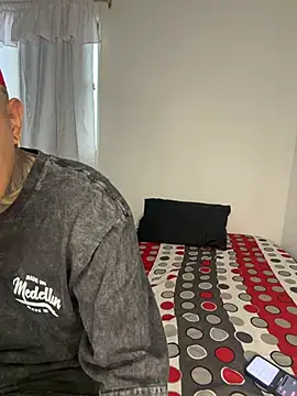 Snapshot of golden_girl_house chatting on February 24, 2026, 9:26 pm golden girl house online show from February 24, 2026, 9:26 pm