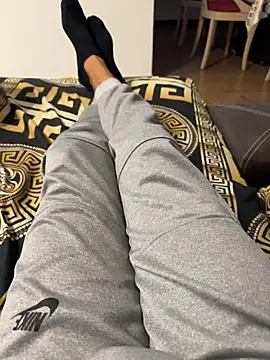 Snapshot of Manu97k chatting on February 8, 2026, 11:35 pm Manu97k online show from February 8, 2026, 11:35 pm