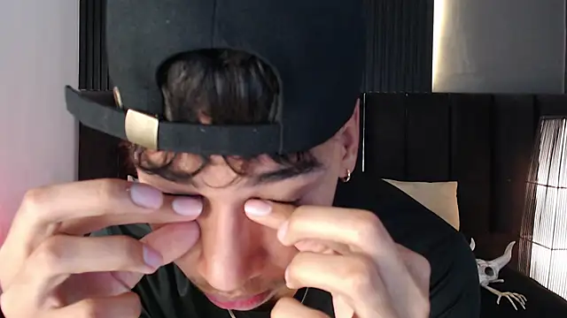 Snapshot of Dominic_ghost chatting on October 22, 2025, 9:35 pm Dominic ghost online show from October 22, 2025, 9:35 pm