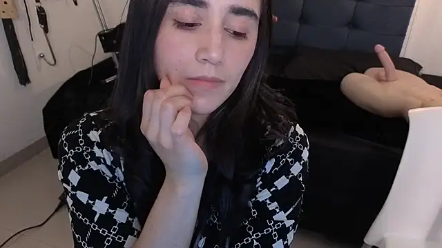 Snapshot of elowen_halley1 chatting on September 19, 2025, 7:07 pm elowen halley1 online show from September 19, 2025, 7:07 pm