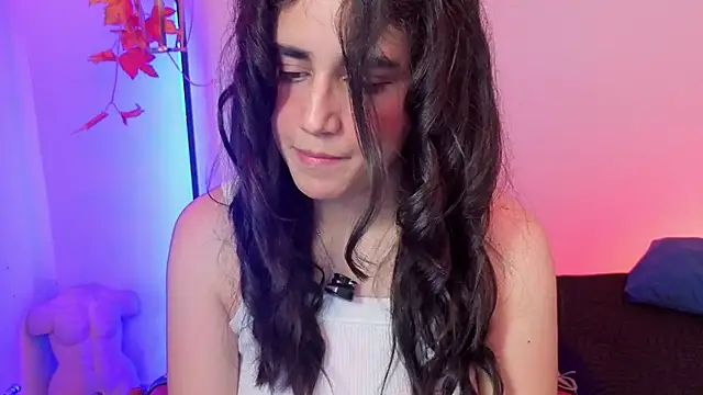 elowen halley1 online show from April 3, 2026, 8:48 pm