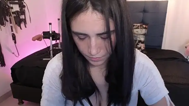 Snapshot of elowen_halley1 chatting on September 16, 2025, 6:53 pm elowen halley1 online show from September 16, 2025, 6:53 pm