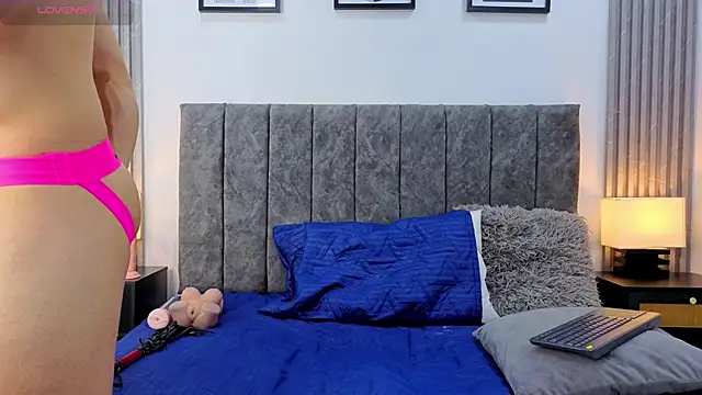 Liam forest  online show from October 29, 2025, 4:44 am