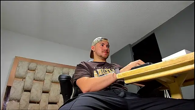 BrunoWalkerr online show from September 22, 2025, 12:55 pm