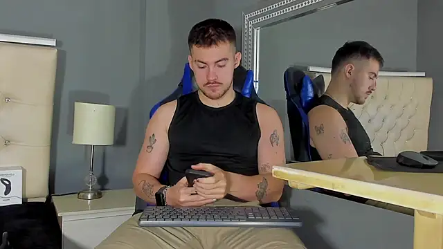 BrunoWalkerr online show from October 22, 2025, 11:42 am