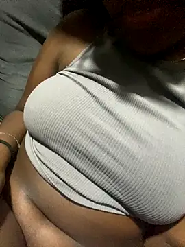 Snapshot of bybey18 chatting on October 18, 2025, 3:41 am bybey18 online show from October 18, 2025, 3:41 am