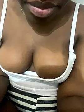 Snapshot of bybey18 chatting on October 26, 2025, 4:46 am bybey18 online show from October 26, 2025, 4:46 am