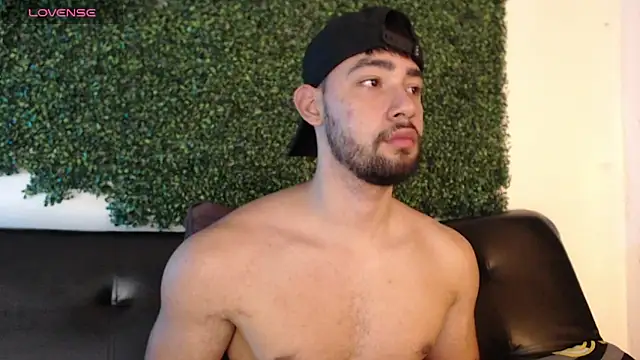 Snapshot of sam_ford_2 chatting on October 3, 2025, 12:36 am sam ford 2 online show from October 3, 2025, 12:36 am