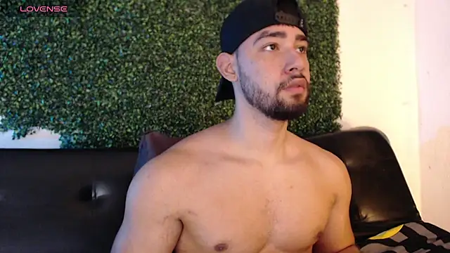 Snapshot of sam_ford_2 chatting on September 28, 2025, 12:50 am sam ford 2 online show from September 28, 2025, 12:50 am