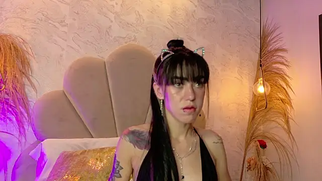 Snapshot of athziry_g chatting on October 31, 2025, 5:04 am athziry g online show from October 31, 2025, 5:04 am