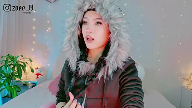 cuteezoe online show from March 18, 2026, 4:15 am