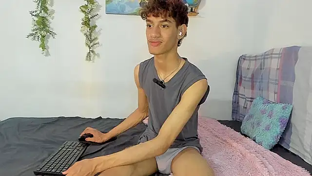 Peterfrost19 online show from October 8, 2025, 11:05 pm